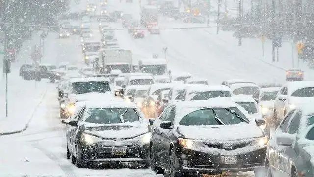 真的出事了！美国暴雪致每天600万包裹延误。